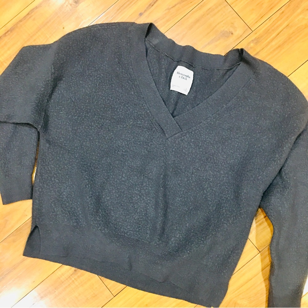 Abercrombie Fitch grey gray crop soft sweater v-neck winter athleisure